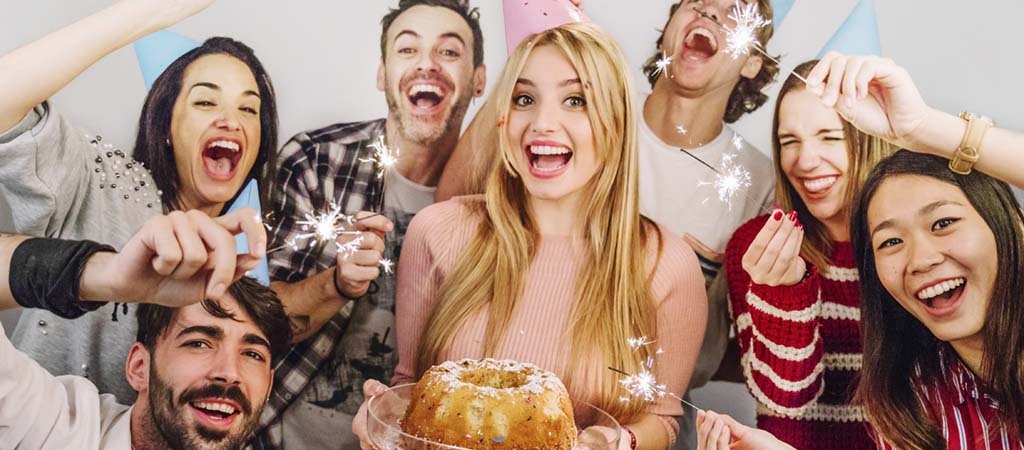 Die besten personalisierten Geburtstagsgeschenke mit Foto und Namen online gestalten Die besten personalisierten Geburtstagsgeschenke mit Foto und Namen online gestalten