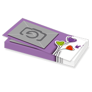 Fotokarte mit Blumenmotiv auf violettem Hintergrund.